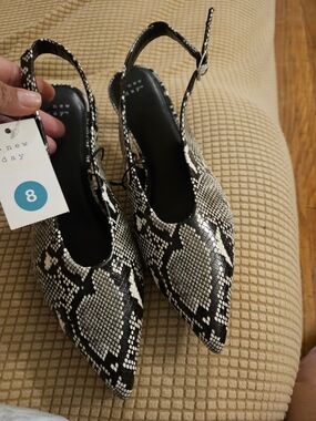 a new day Black and White Snake-Print Slingback Pointed Pumps